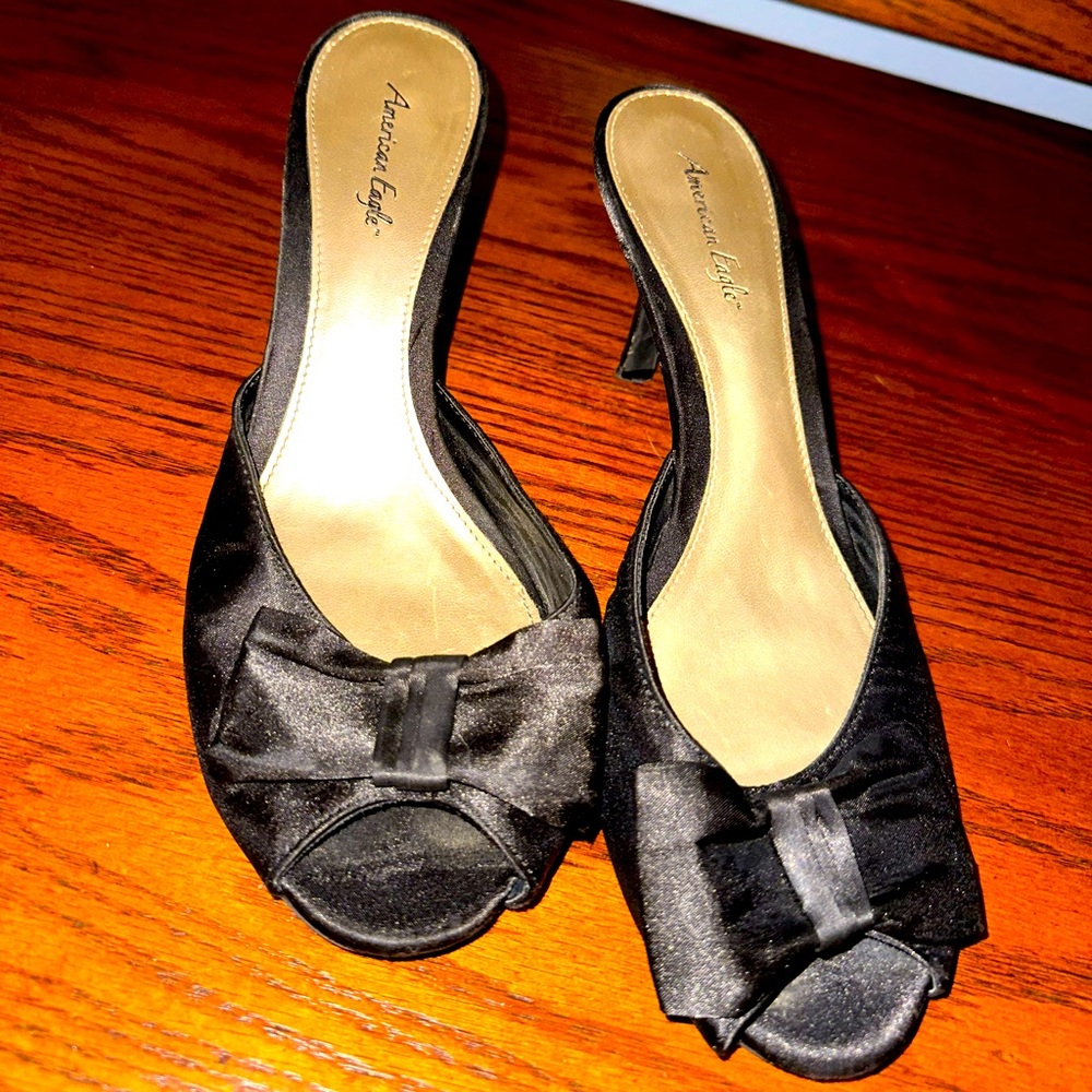 American Eagle small heels (aka “Kitten Heel”)